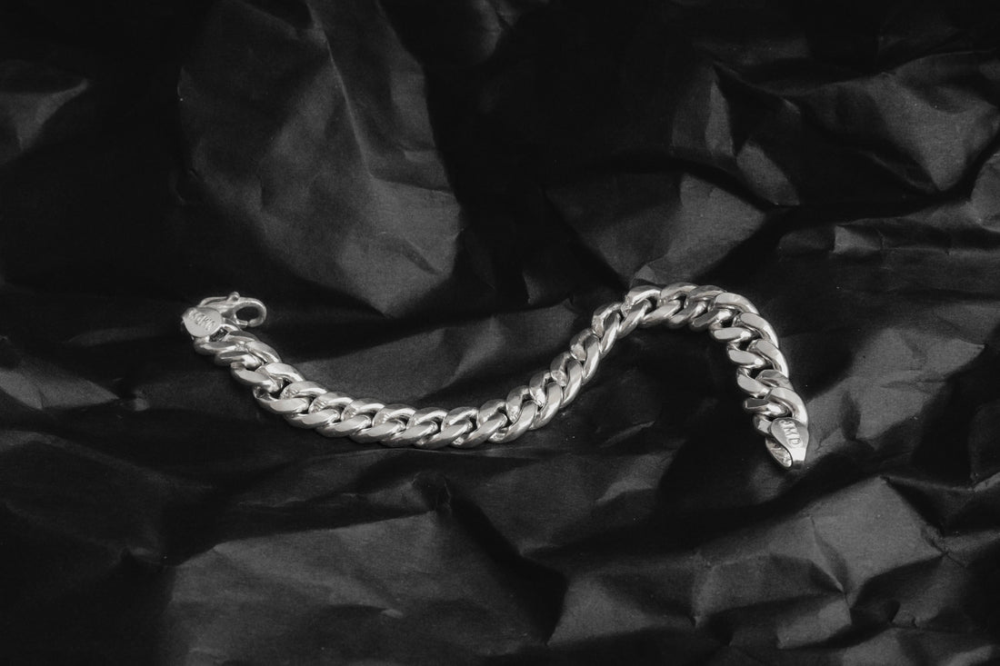 Why Silver Jewellery Turns Black and How to Prevent Tarnish