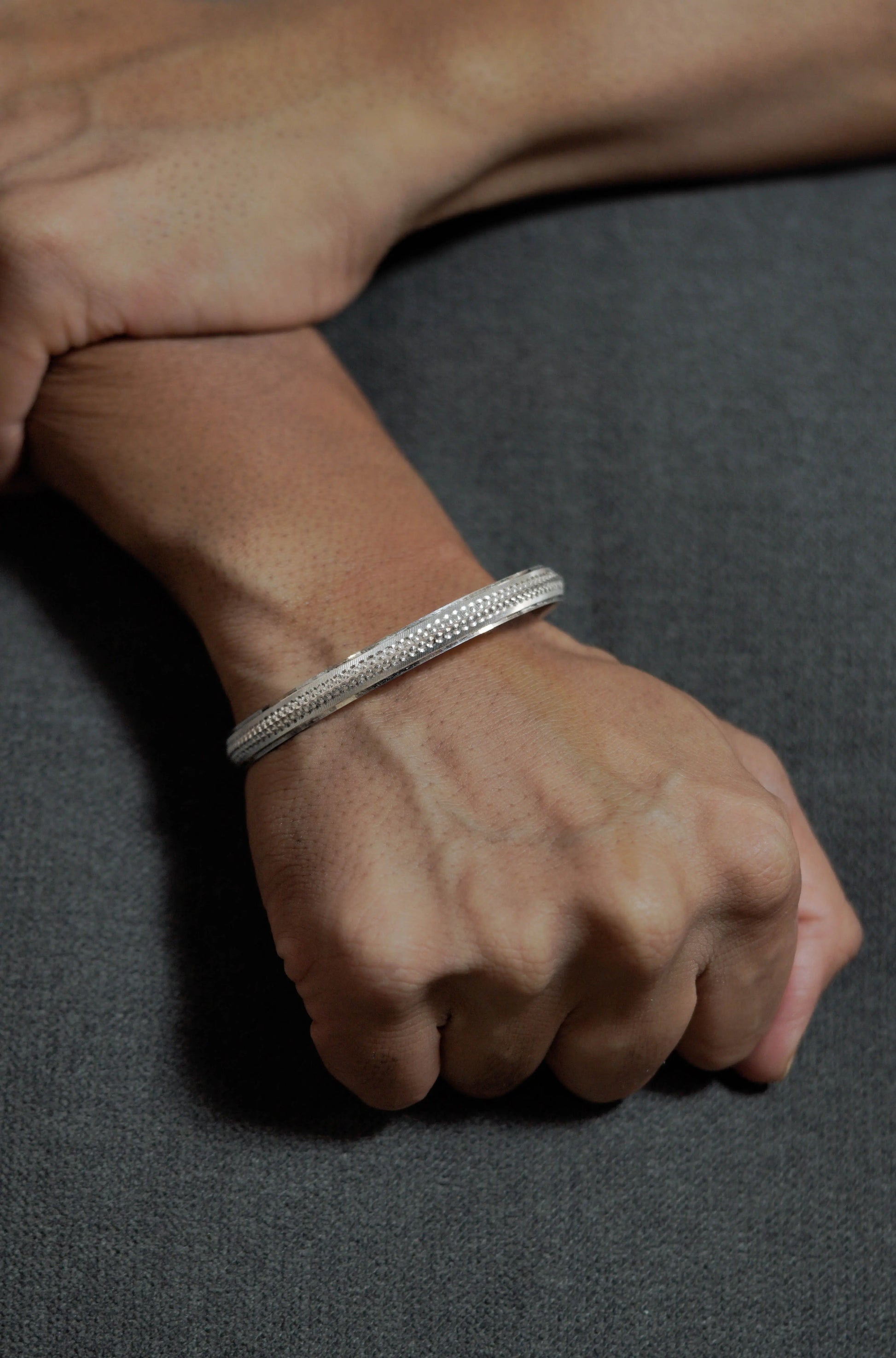 Edge Kada – Sleek 96% Silver Kada for Him Nysa Jewels